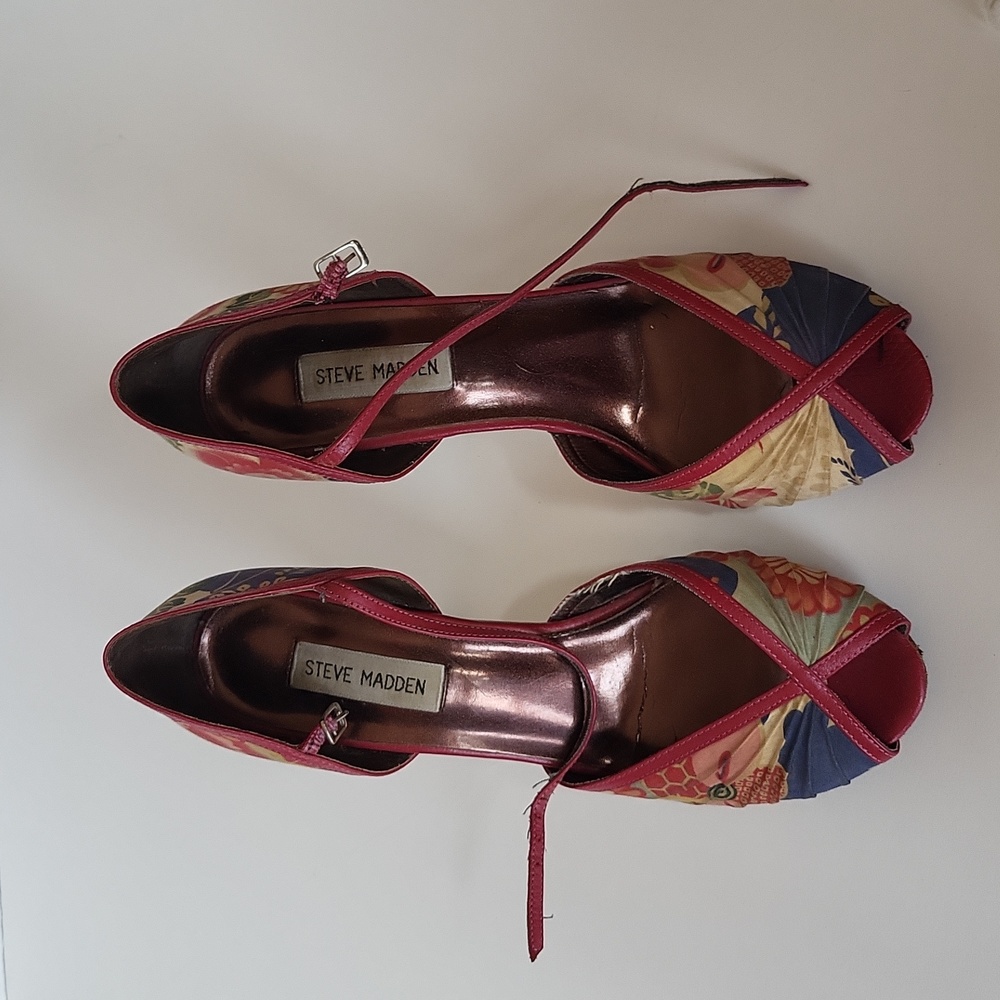 STEVE MADDEN - Magnolia Floral Heels